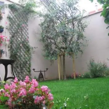 Chambres D'hotes Haut De Belleville 4* Paris